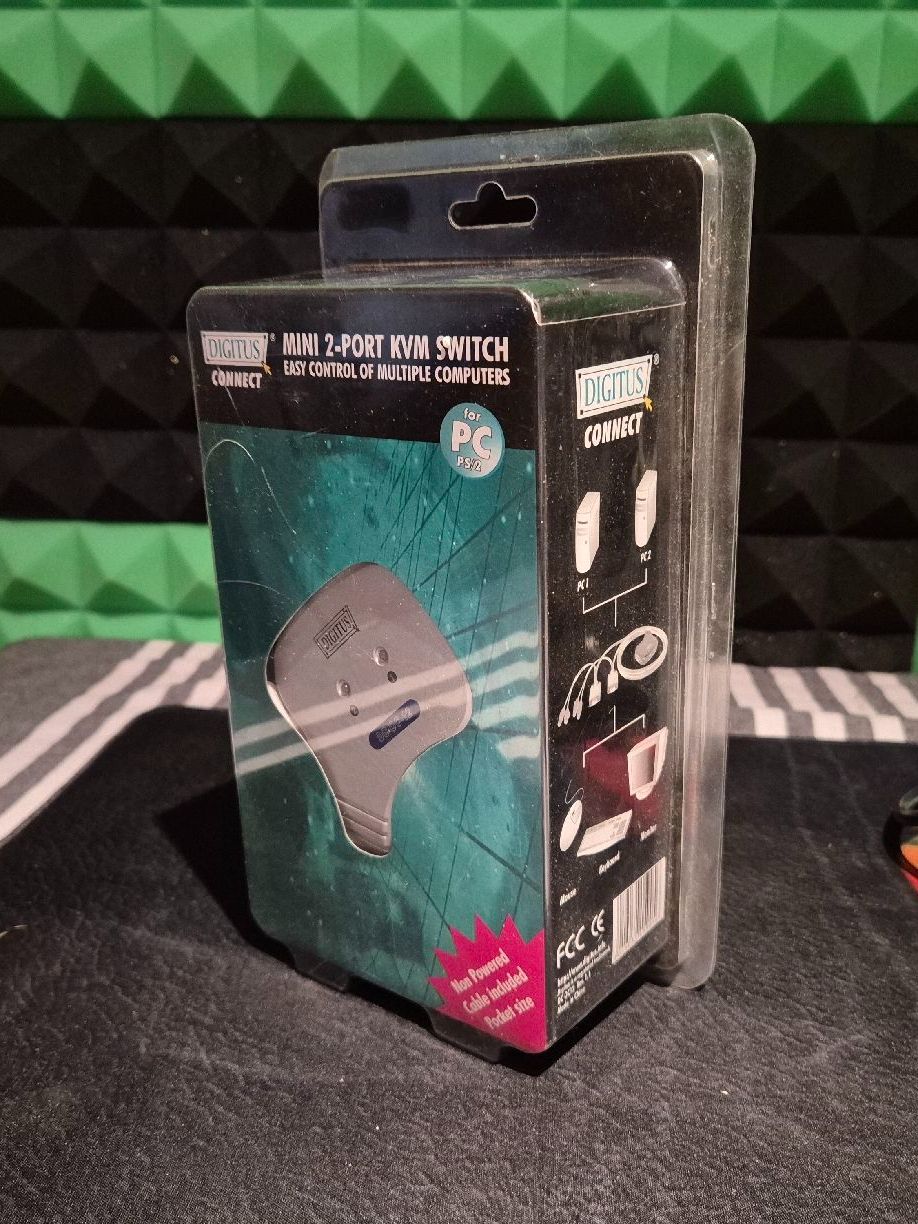 Hub & Switch: Mini Switch KVM Digitus Connect - 2 Ports PS/2 VGA! – Usato da Domdidier venduto da breathing 1