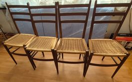 4 Mid-Century Stühle Holz