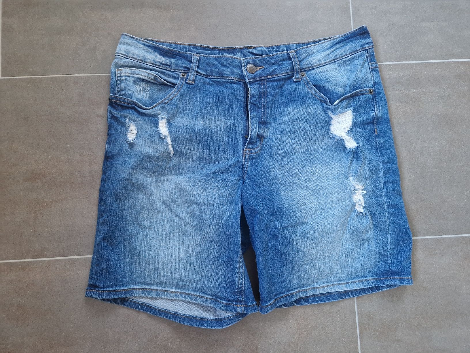 Jeans: Buffalo Jeans Shorts 40 – Usato da Lichtensteig venduto da Cocabana_16