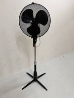 Ventilateur sur pied noir hauteur réglable bon état