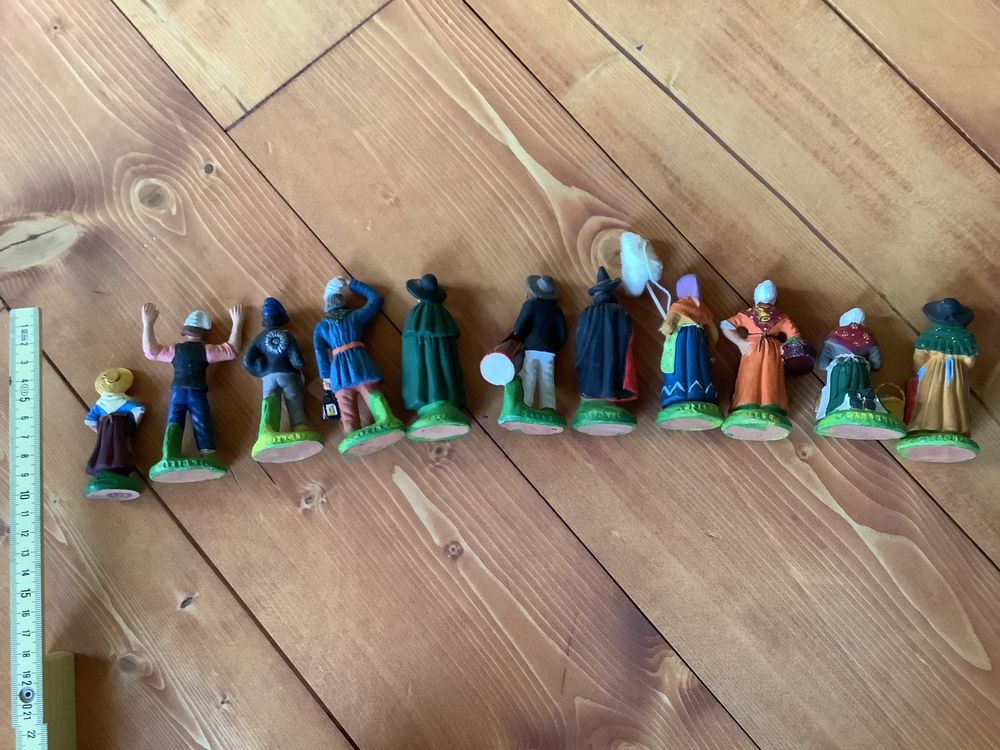 LOT DE 17 santons anciens en terre cuite ou terre blanche, provence EUR