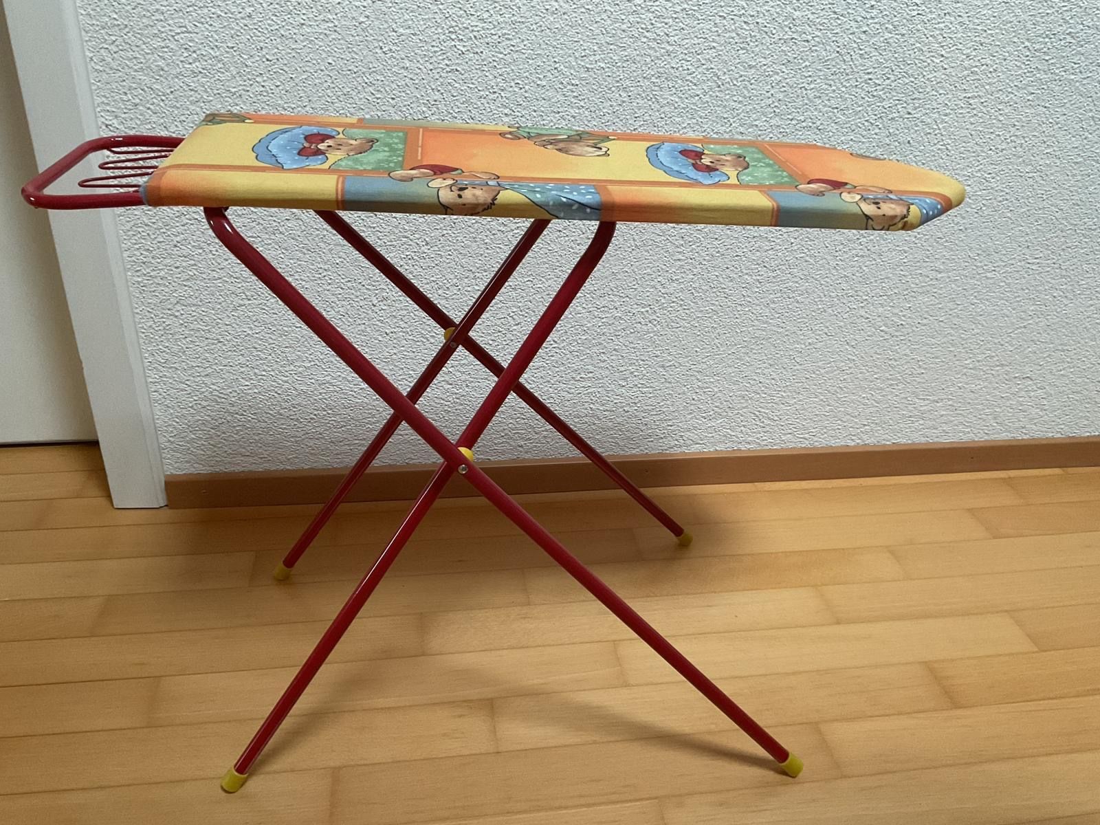 Giocattoli: Kinderbügelbrett – Usato da Schötz venduto da Jappa