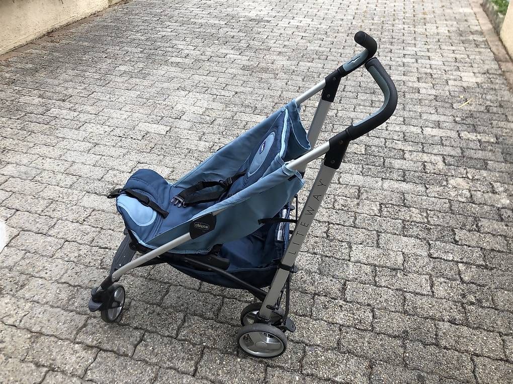 Kinderwagen: Poussette parapluie Chicco – Gebraucht aus Sullens von Diga47