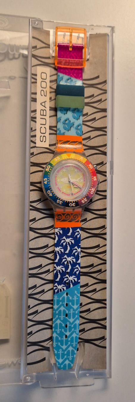 Swatch Orologi: Swatch Scuba Loomi "Mind The Shark" - SDK-902 – Nuovo e nell'imballaggio originale da Kaiseraugst venduto da Collect-A-Con 2