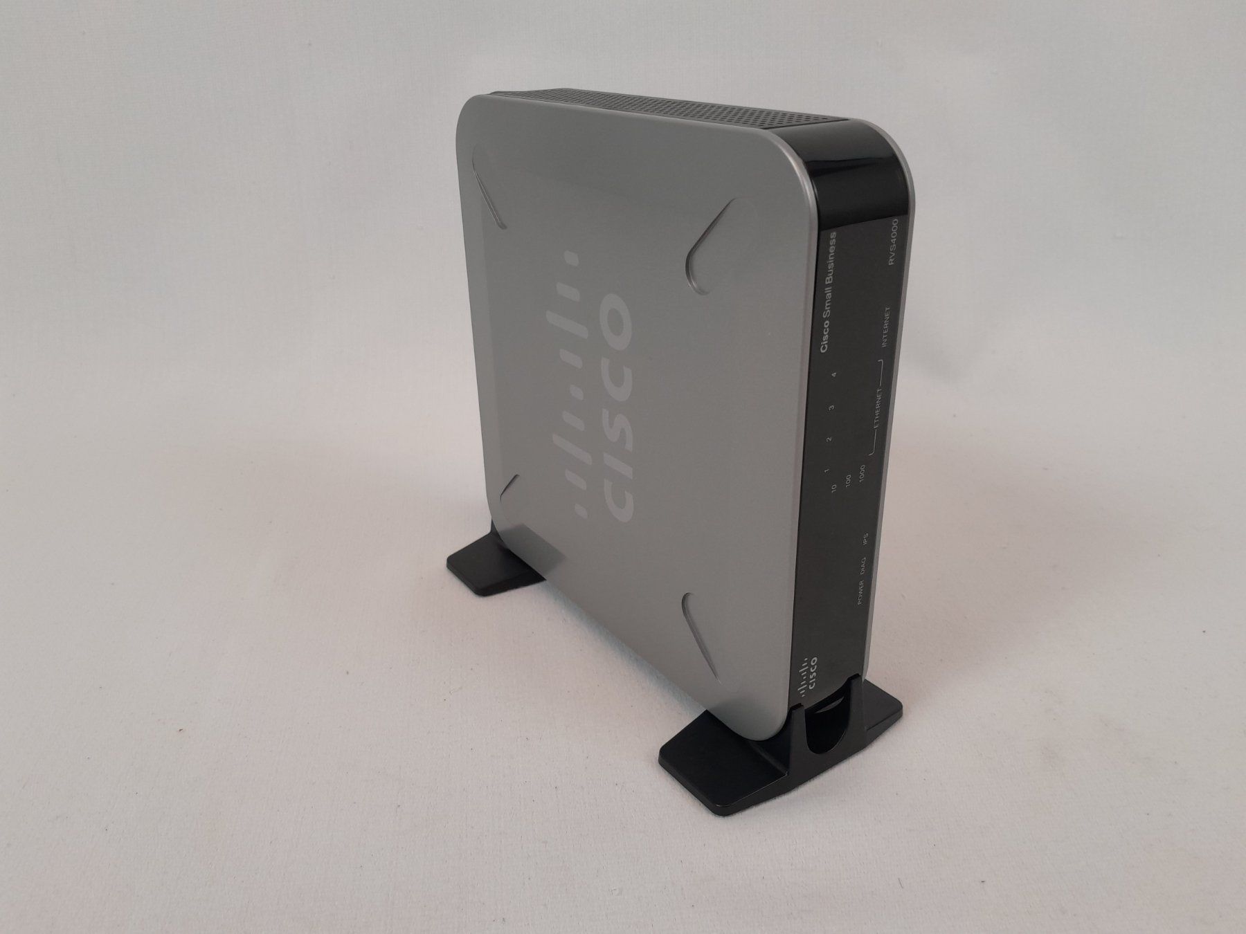 Cisco Modems & Routeurs: CISCO RVS4000 4 - Port Gigabit Security Router – D'occasion à Richterswil par Restwert_Richterswil 4