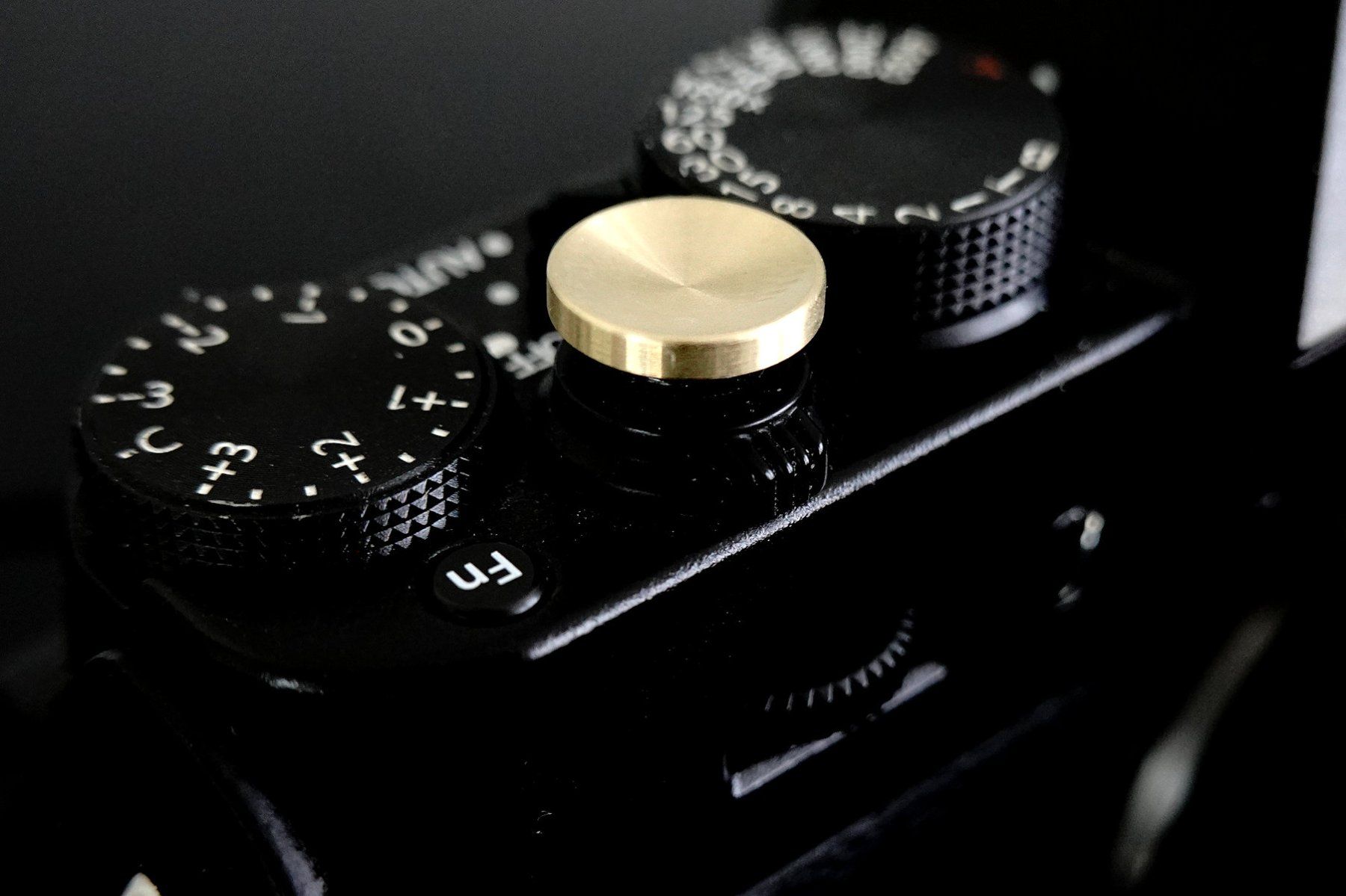 Fujifilm Fotocamera: Auslöseknopf / Shutter Release Button aus Messing – Nuovo e nell'imballaggio originale da Elsau venduto da mmue56