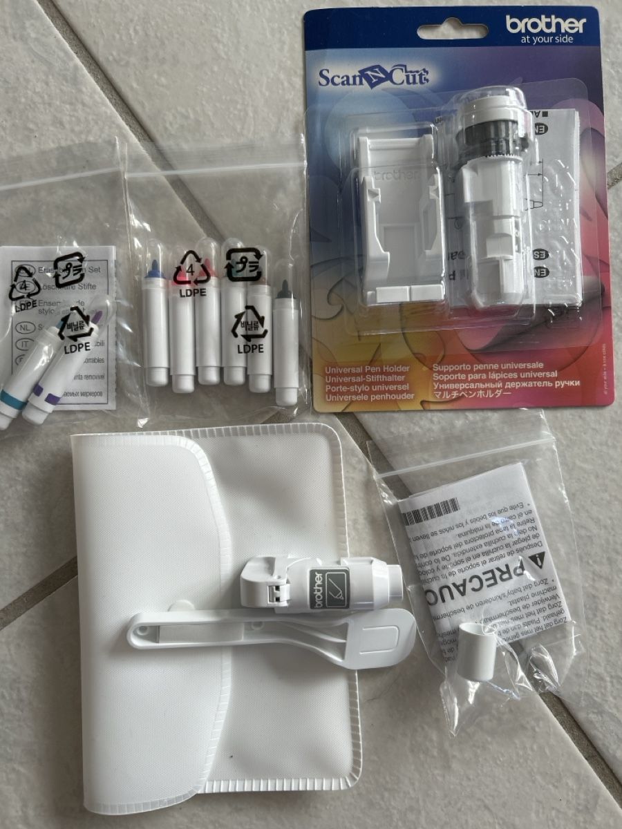 Brother Imprimantes: Plotter Brother ScanNCut CM900 – D'occasion à Lostorf par Venice16 3