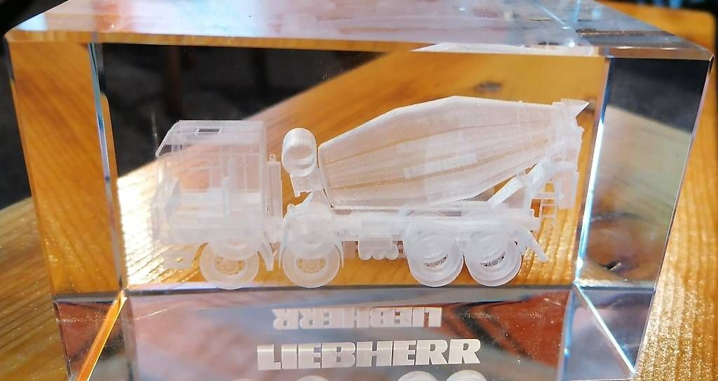 Liebherr Modellbausätze & Standmodelle: Liebherr LKW 4- Achser im Glas – Gebraucht aus Stüsslingen von Sandsalz 3