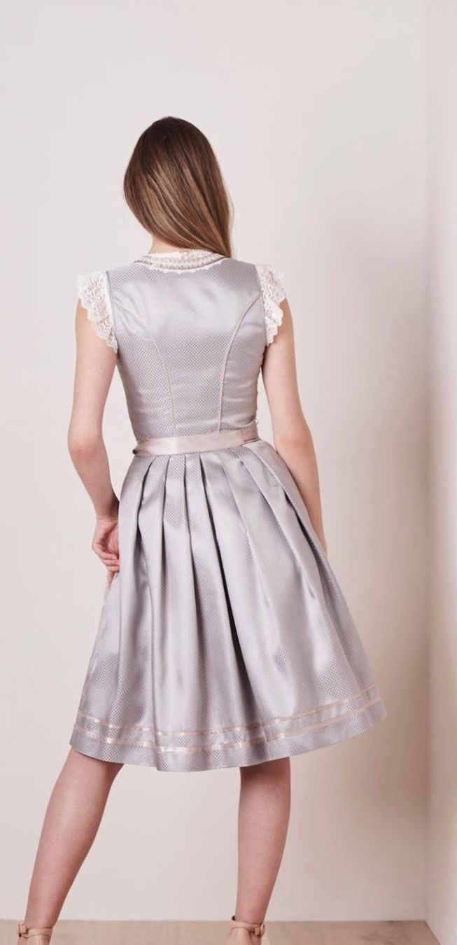 Costumi: Krüger Dirndl in Gr. 30 – Nuovo (secondo la descrizione) da Kreuzlingen venduto da MeinKleinesAtelier 1