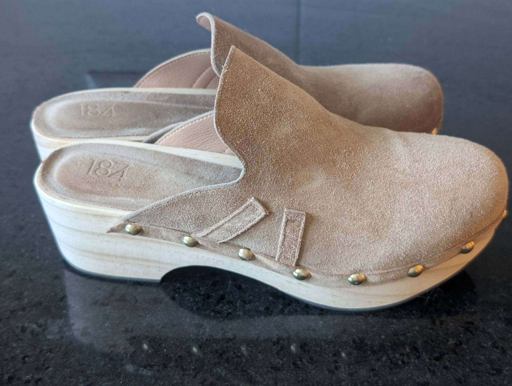 Scarpe da donna: Trendige Wildleder Clogs "187 Studio" Gr.39 – Nuovo (secondo la descrizione) da Zürich venduto da mco_nd92 1