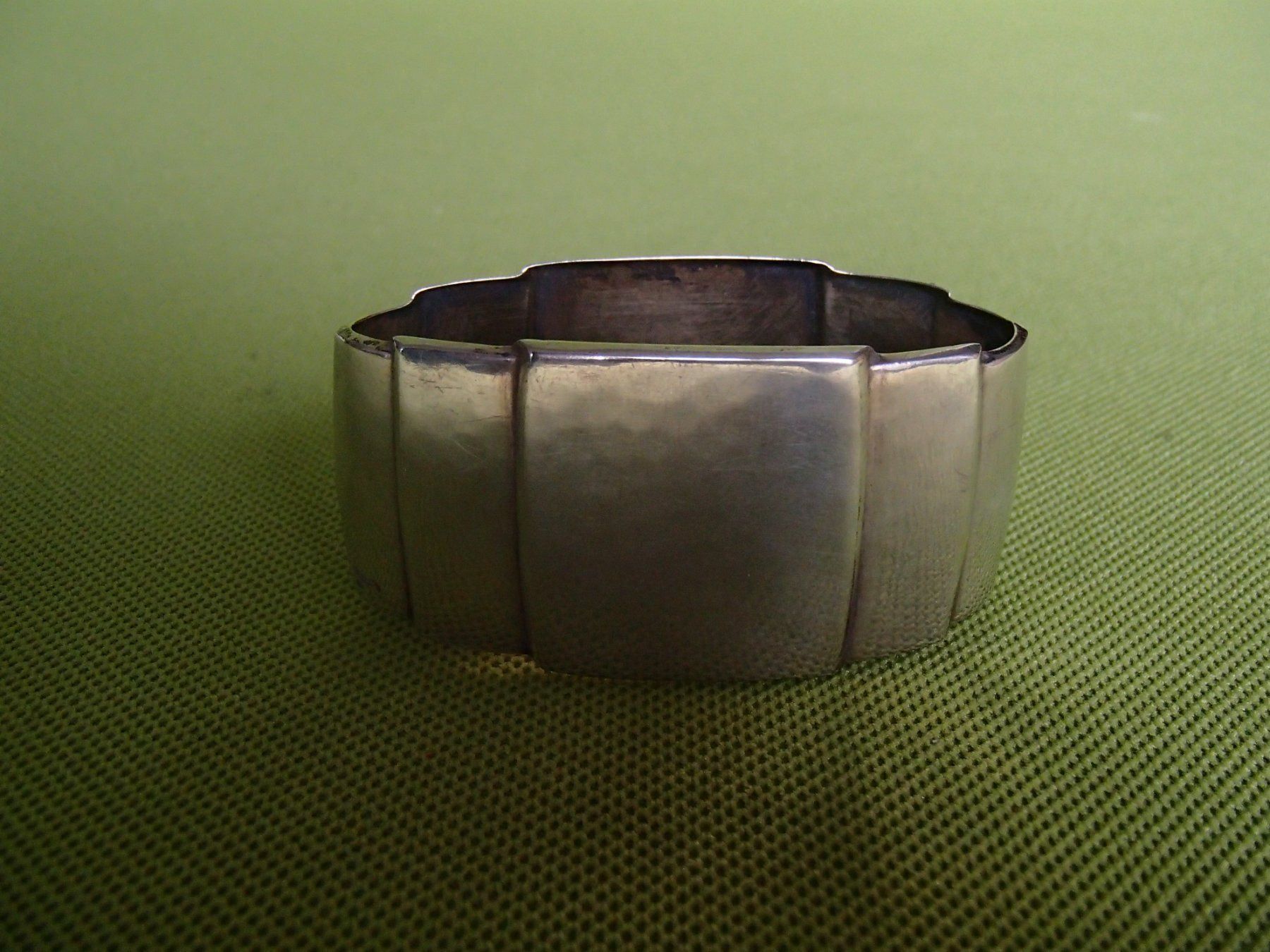 Set di piatti: versilberter Art Deco Serviettenring EW – Usato da Schöfflisdorf venduto da pullux 3