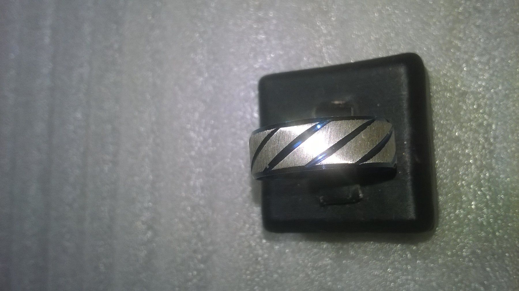 Anelli: ring edelsthal,,,silber farbe und dunckelblau – Nuovo (secondo la descrizione) da Basel venduto da bijoutrie_4