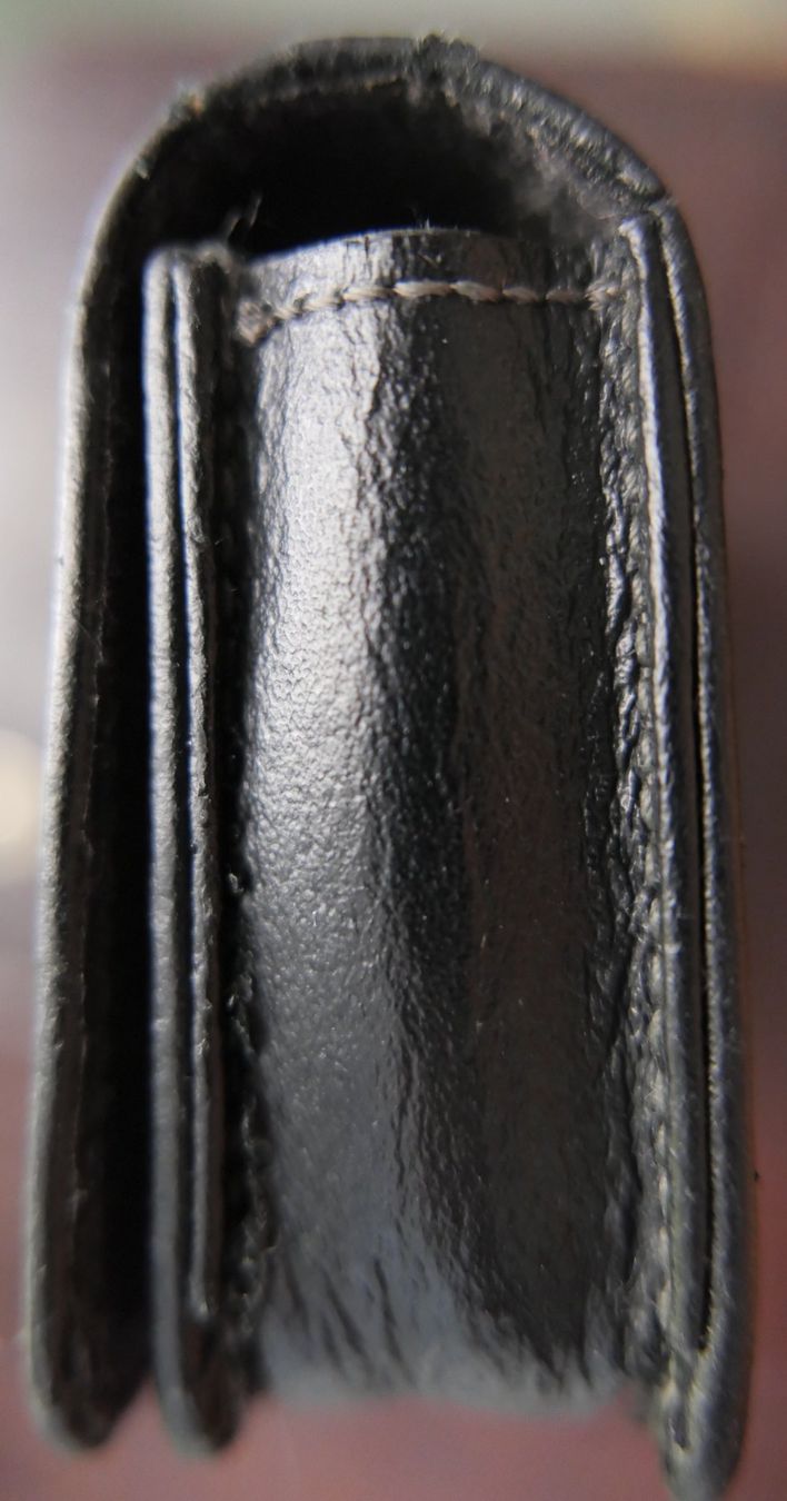 Canon Borse: Étui caméra CANON en cuir souple, noir. Usagé. – Usato da Nyon venduto da WHTF 5