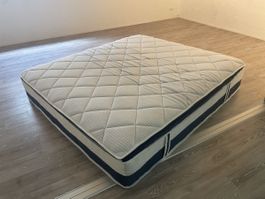Matratze 180x200 cm neuwertig sehr guter Zustand