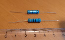 330 Ohm Widerstand Metallschicht / Metal Film