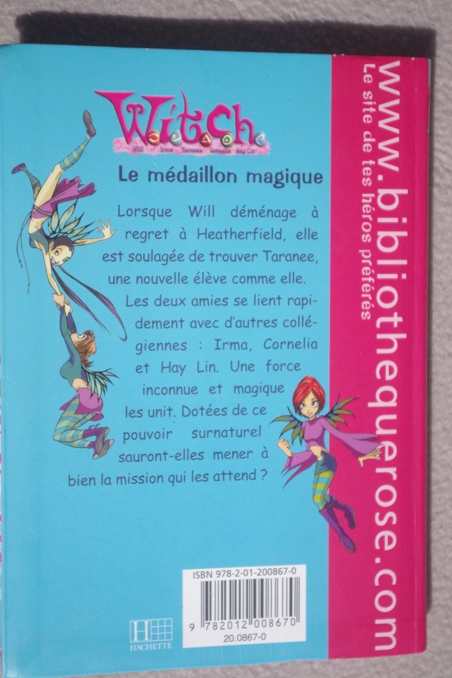 Libri: Witch - Le médaillon magique – Usato da Fully venduto da Minouchka 2
