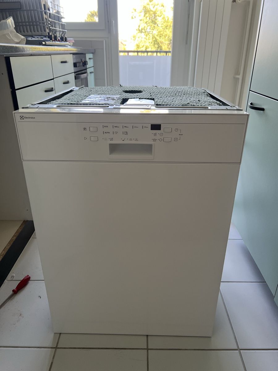 Lavastoviglie: Electrolux Geschirrspüler mit Garantie – Usato da Zürich venduto da fanli6 1