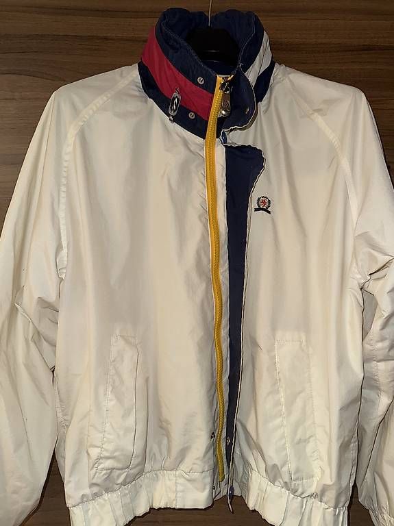 Jacken: Vintage Tommy Hilfiger Jacke – Gebraucht aus Egnach von hrid 1