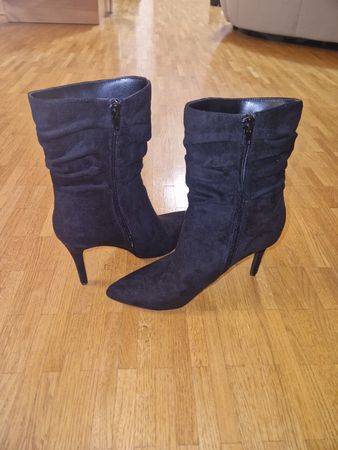 Bottines à talons noir pointure 39