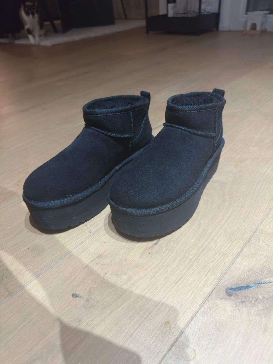 Ugg Damenschuhe: UGG Platform Boots New – Neu (gemäss Beschreibung) aus Kriens von lau_xk77 1