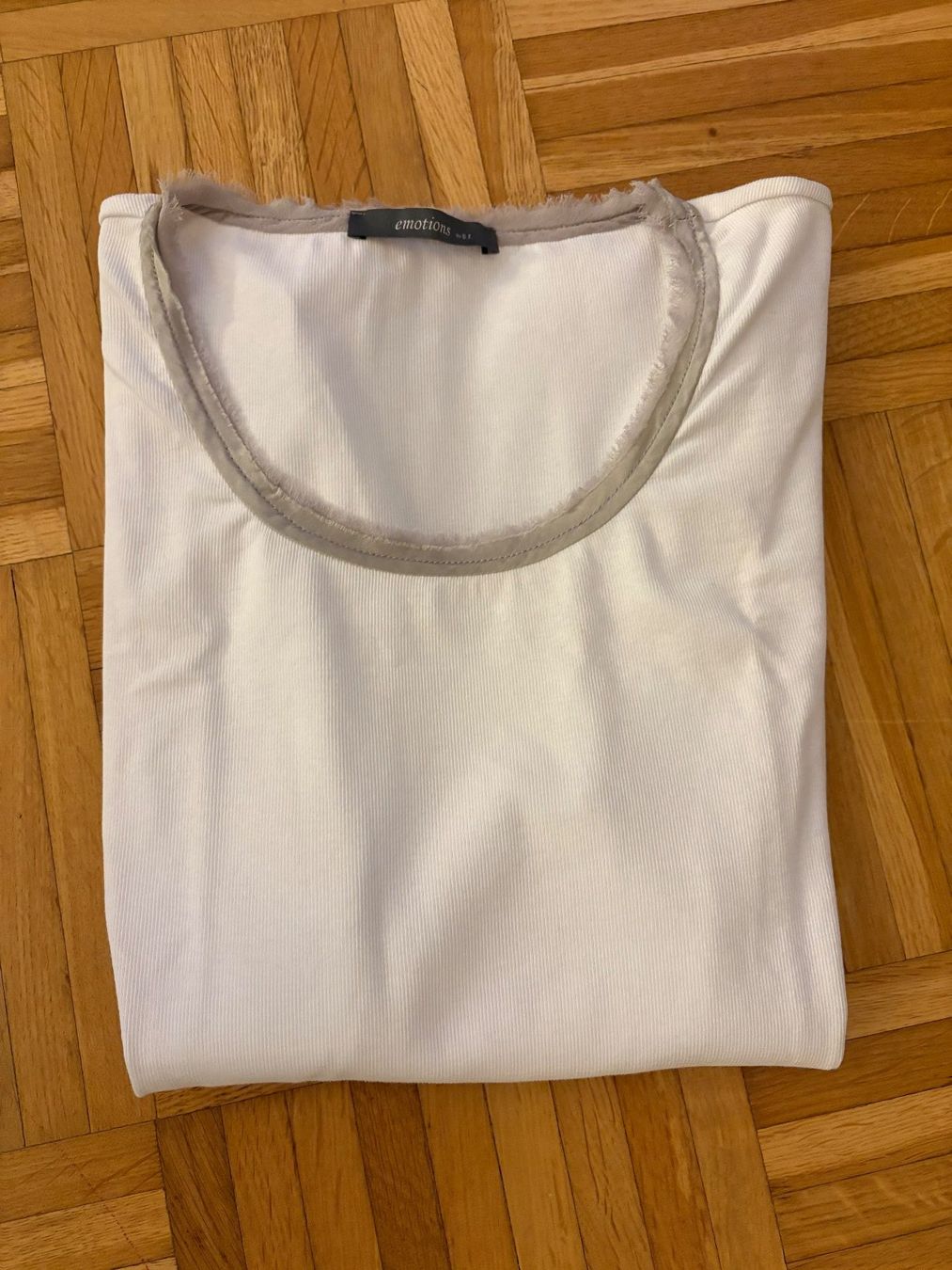T-shirt: Shirt, Marke emotions, weiss, M – Usato da Luzern venduto da Roger3022 2