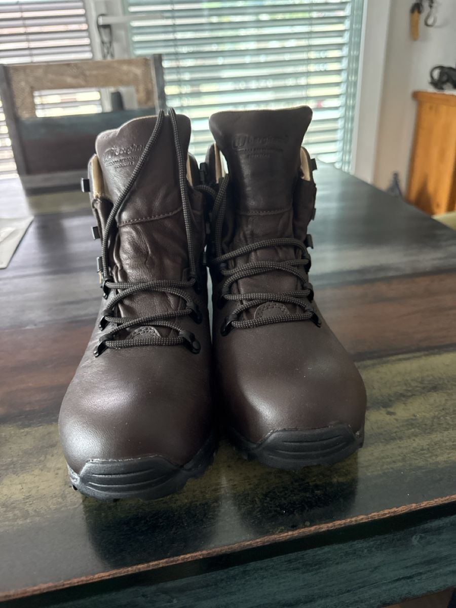Scarpe da uomo: Berghaus Leder Wanderschuhe – Nuovo (secondo la descrizione) da Rorschach venduto da berns08 1