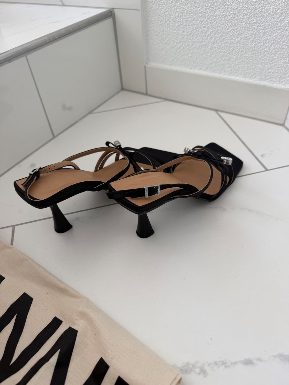 Scarpe da donna: Ganni Slingback Pumps Schwarz, Grösse 41 – Nuovo e nell'imballaggio originale da Oberbueren venduto da Swee 2