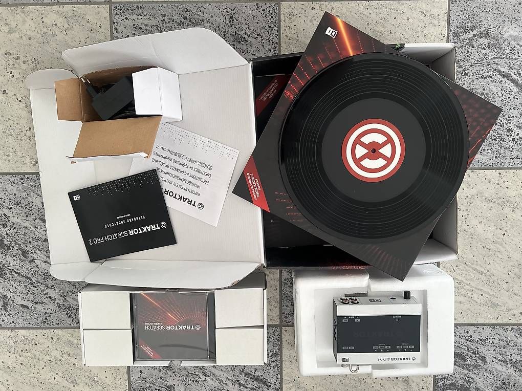 Attrezzatura per studi di registrazione: traktor scratch a6 kit completo – Usato da Bellinzona venduto da EneaPedrini