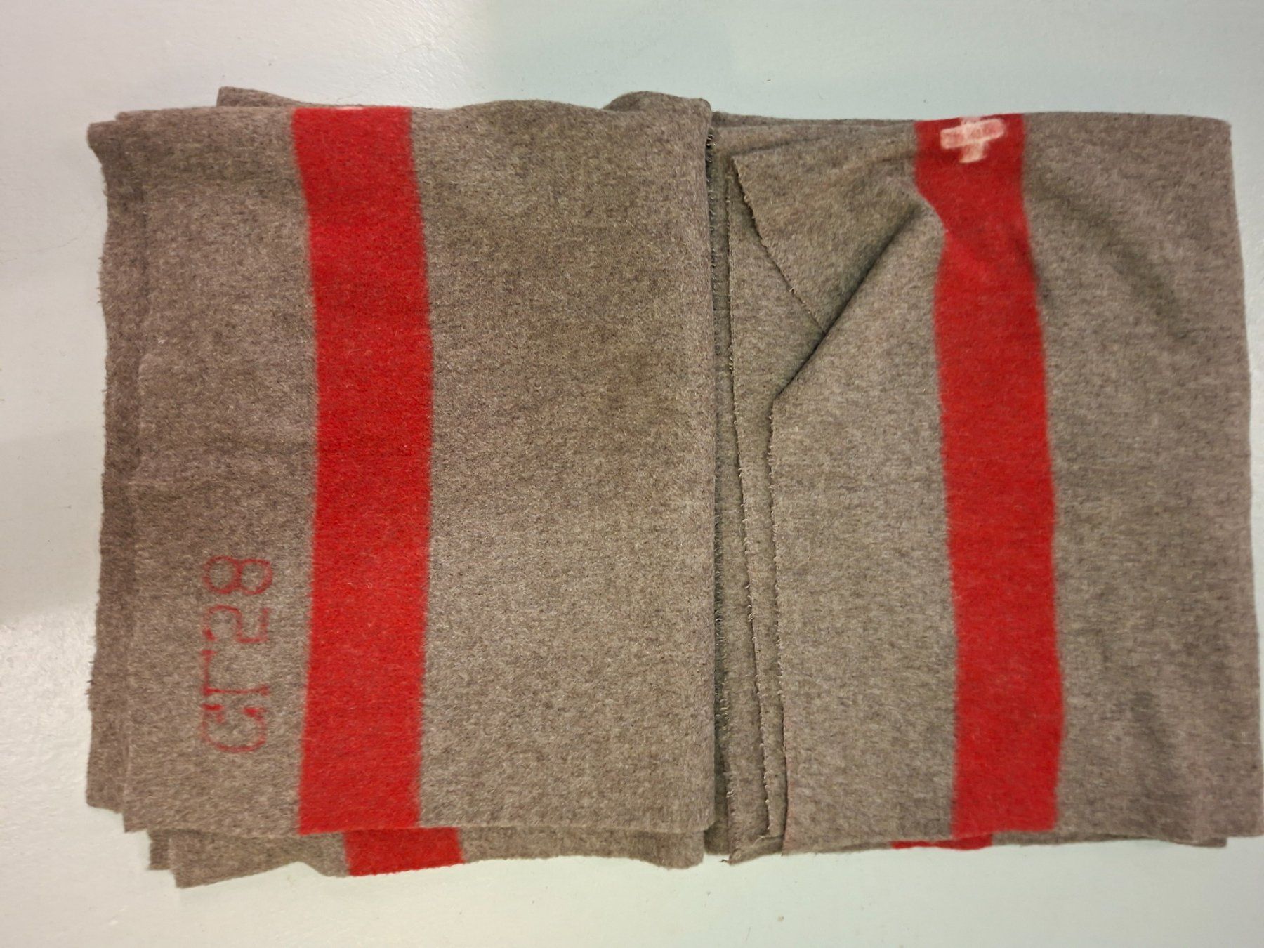 Schweizer Armee Coperte: Schweizer Armee Wolldecken 2 Stück – Usato da Ebmatingen venduto da Ilg