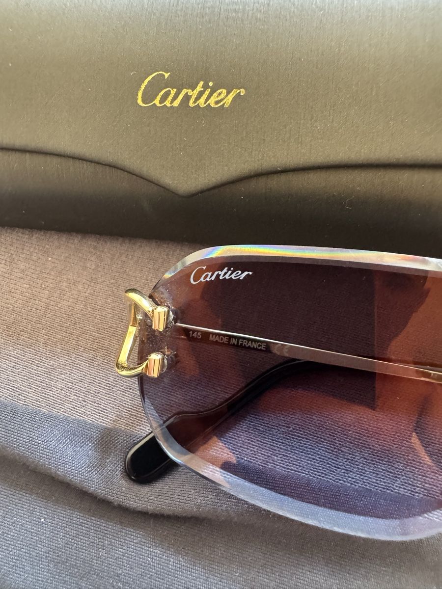 Cartier Lunettes & Verres: Décor C de Cartier Sonnenbrille (Rechnung) – Neuf (Voir description) à Niederwangen BE par sar_7d6v 2
