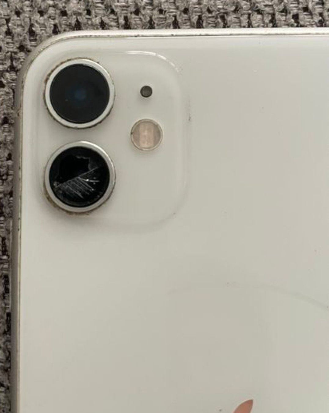 Apple Telefoni cellulari / Smartphones: iPhone 11 Weiss – Usato da Zürich venduto da sapta15 2