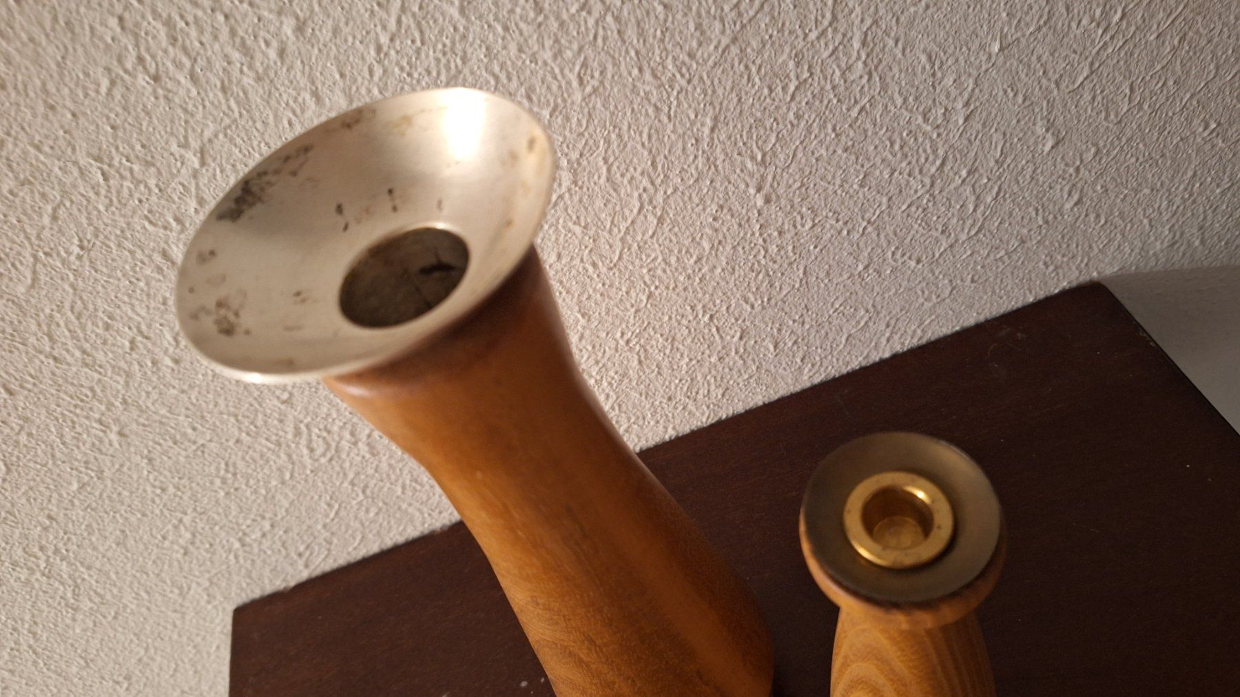 Kerzenständer: 2 Kerzenständer , Holz ,Metall versilbert – Gebraucht aus Arlesheim von shopradl 2