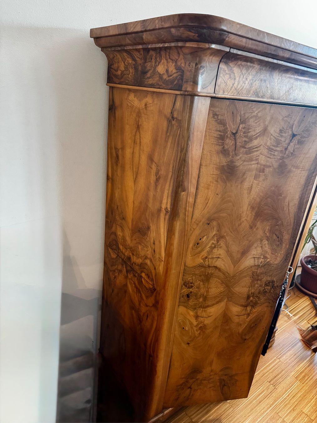 Armadi: Biedermeier Schrank mit Geheimschublade – Usato da Zürich venduto da tar_pm5k 1