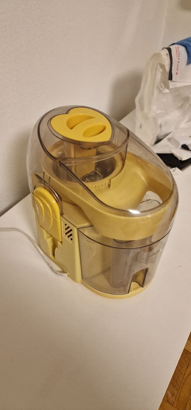 Elettrodomestici da cucina: Elektrischen Entsafter – Usato da Zürich venduto da Abrar123 1