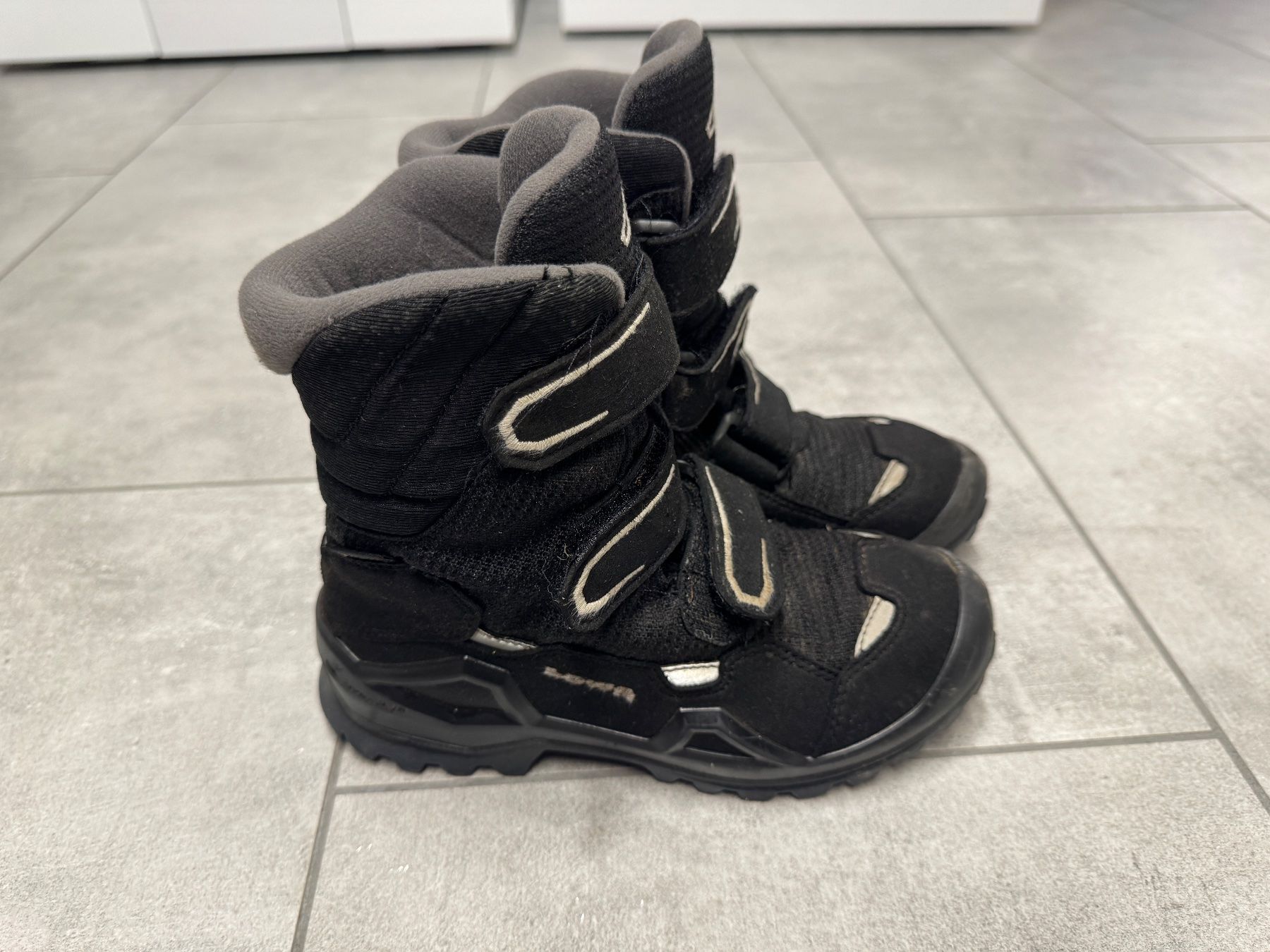 Lowa Scarpe da uomo: Lowa Goretex Gr. 32 Winterschuhe – Usato da Münsingen venduto da Sabine87 1