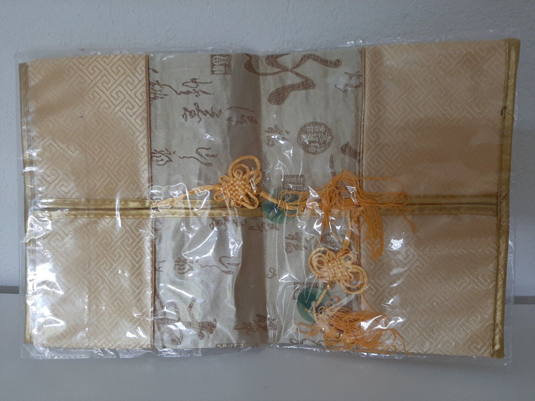 Libri: Chinesischer Buchschoner – Nuovo e nell'imballaggio originale da Aarburg venduto da NDK 2