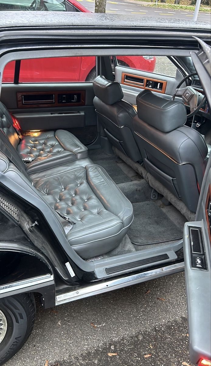 Automobili: Cadillac Fleetwood 1989 mit MFK – Usato da Zufikon venduto da dar_6cwb 7