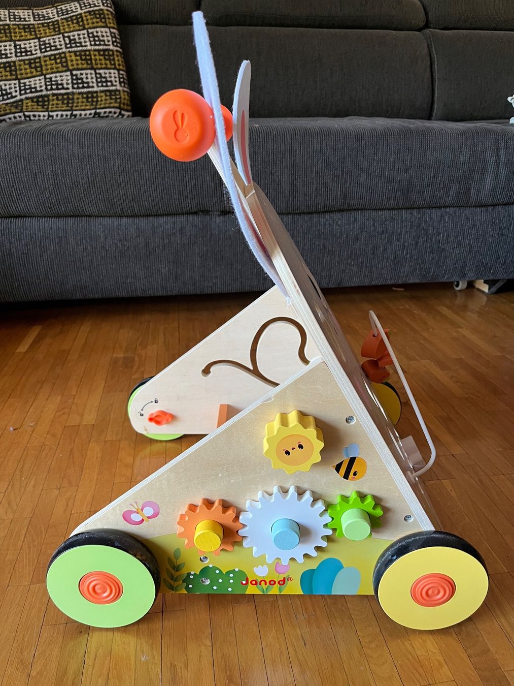 Janod Veicoli per bambini: Chariot de marche en bois multi-activités - Lapin – Usato da Epalinges venduto da ram_68mk 1