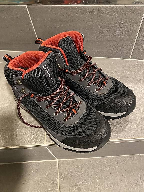 Scarpe da donna: Trekkingschuh Neuwertig Gr. 39 – Usato da Neuenegg venduto da Quartett69