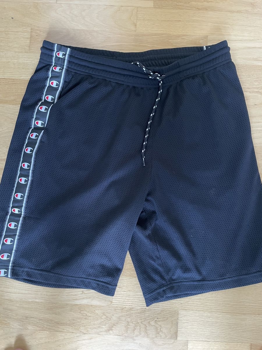 Champion Hosen: Champion Shorts L – Gebraucht aus Bern von pet_fry9