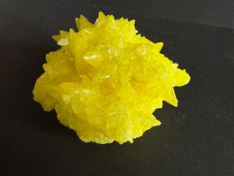Grosse dekorative Schwefel Kristall Stufe, 390 g
