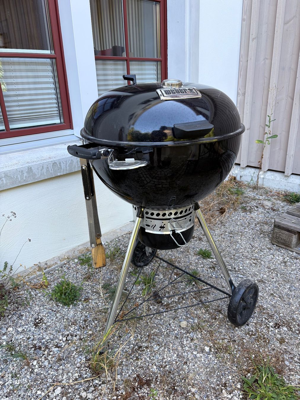 Weber Griglie: Weber Mastertouch 57cm inkl Anzündkamin & Abdeckhaube – Usato da Winterthur venduto da oha_97jt