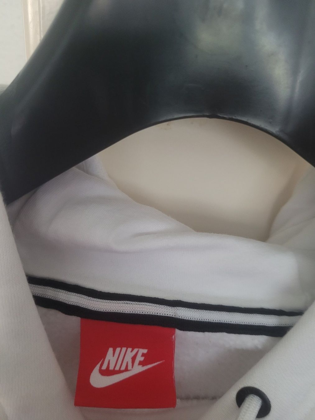 Nike Maglioni & Felpe: NIKE Hoodie – Usato da Neuhausen venduto da eliana2 2