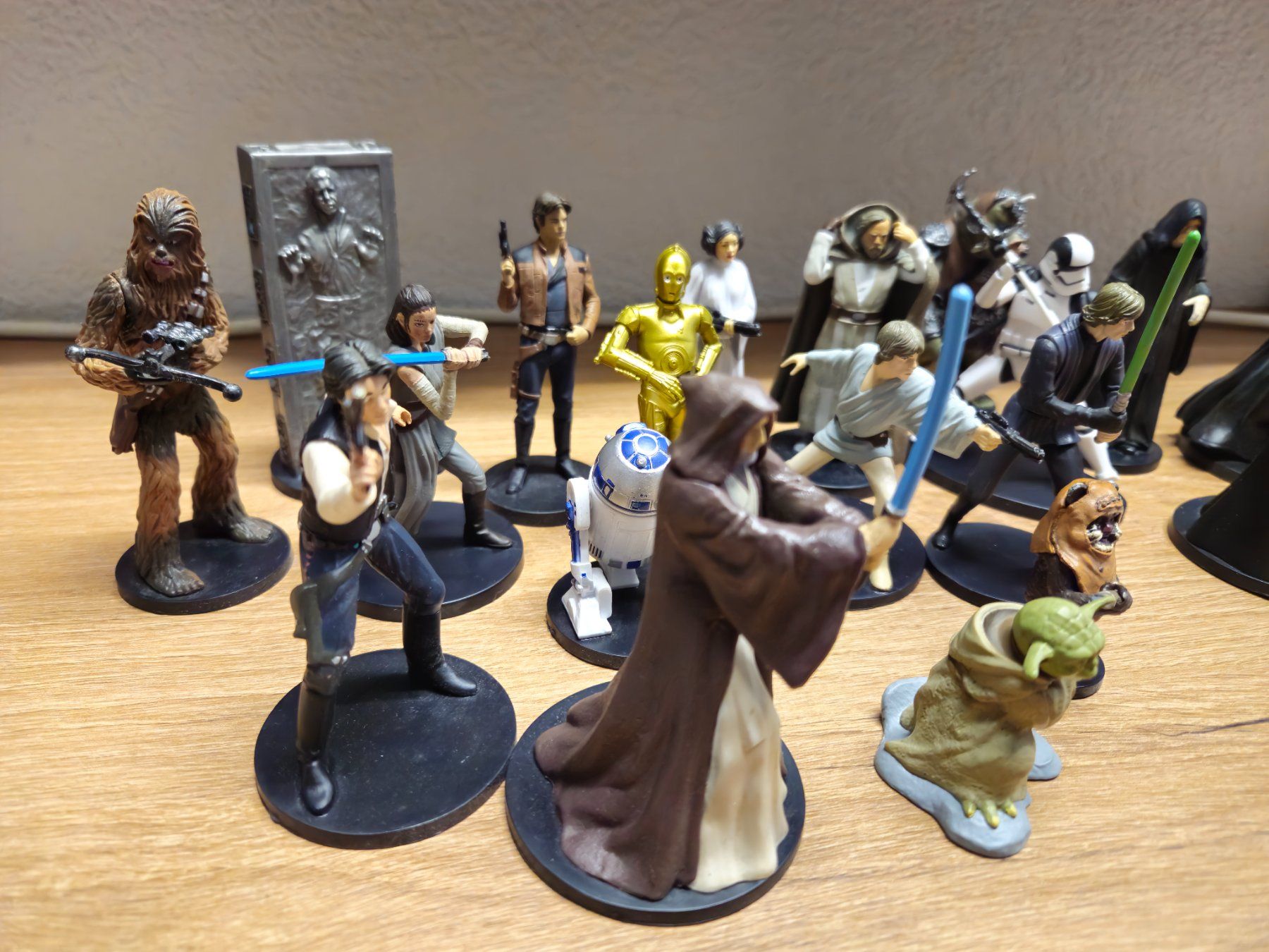 Star Wars Statuette: Star Wars Figuren diverse 21x – Usato da Fischbach-Göslikon venduto da BremBarb 1