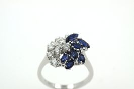 Ring mit 10 Brillanten & 7 Saphiren in 18K Weissgold *S4221