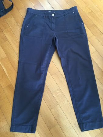 Sehr schöne neuwertige dunkelblaue Hose Gr.42