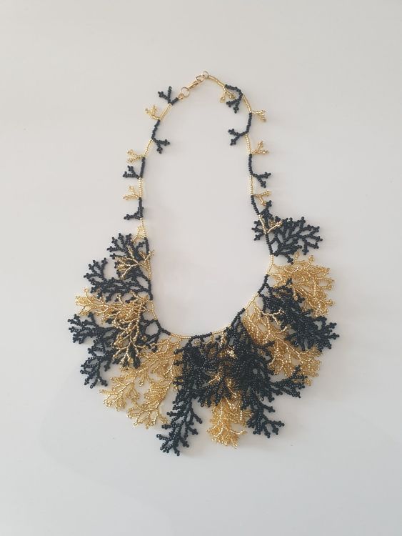 Col Décoratif Noir Et Doré Avec Petites Perles - Finition Ruban Noir - Référence N°2768 - Neuf Avec étiquettes