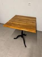 quadratischer Schreinertisch