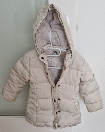 Veste grandeur 104 (une petite tâche)