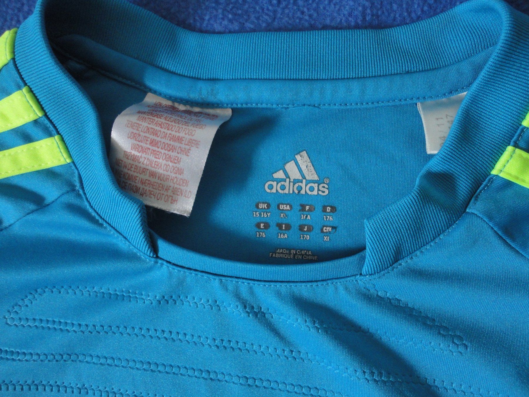 Adidas Scarpe, pantaloni & magliette da ginnastica: Adidas Kinder-Trikot Gr. 176 – Usato da zürich venduto da parts5060 1